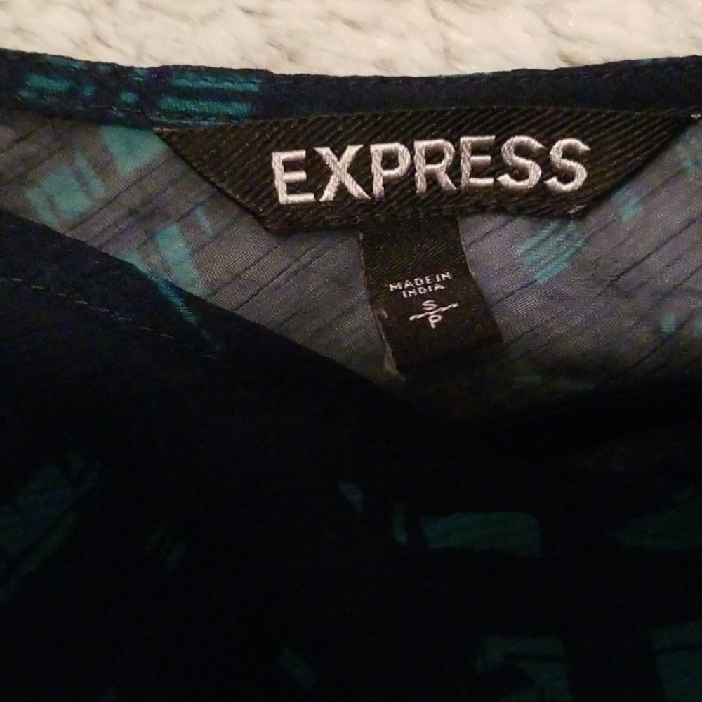 Express dress - Picture 4 of 6